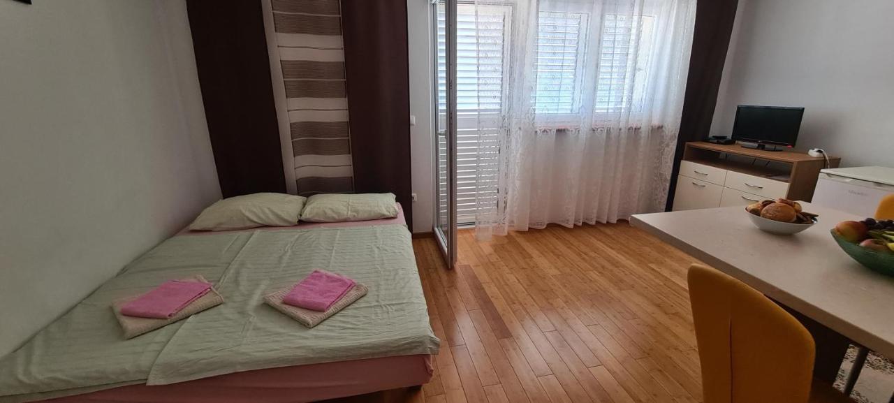 Apartmani Gizela Donji Seget Esterno foto
