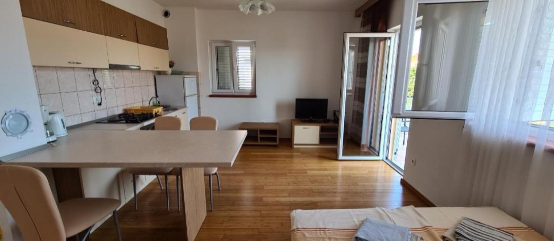 Apartmani Gizela Donji Seget Camera foto